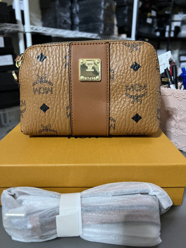 *New Designer INSPIRED* Brown Leather Crossbody/Wristlet