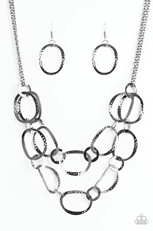 Circus Chic - Black Hexagonal Hammered Ring Link Necklace N#3791