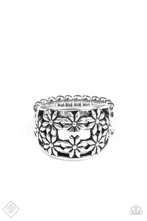 Crazy About Daisies - Silver 3D Daisies Floral Ring R#6895