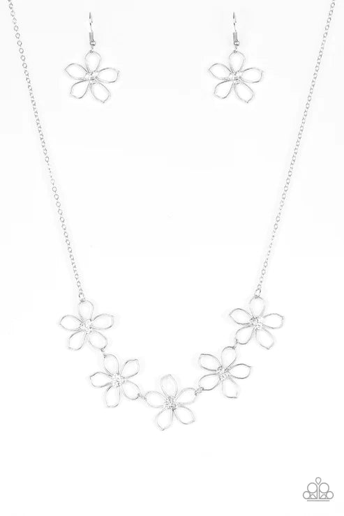 Hoppin Hibiscus - White Dotted 3D Hibiscus Flower Link Necklace N#3924