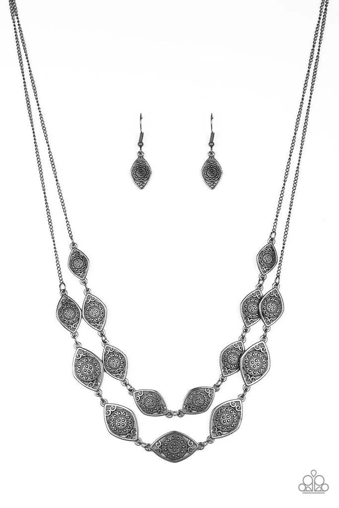 Make Yourself At HOMESTEAD - Silver Rustic Marquise Necklace N#6542