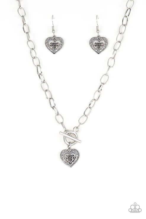 Say No AMOUR - Silver Vintage Ornate Heart Tiffany Clasp Necklace N#3014
