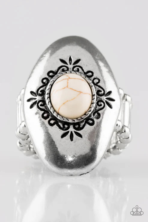 Stone Gardens - White Oval Leafy Crackle Stone Ring R#6451