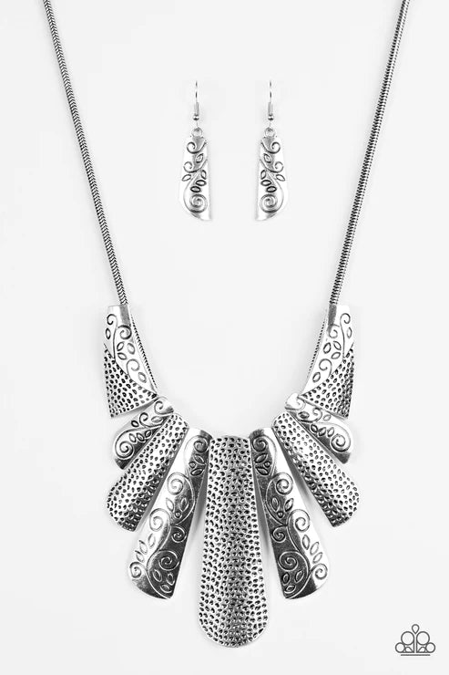 Untamed - Oversized Silver Hammered Filigree Textured Fan Out Tribal Plates Snake Chain Necklace N#3547