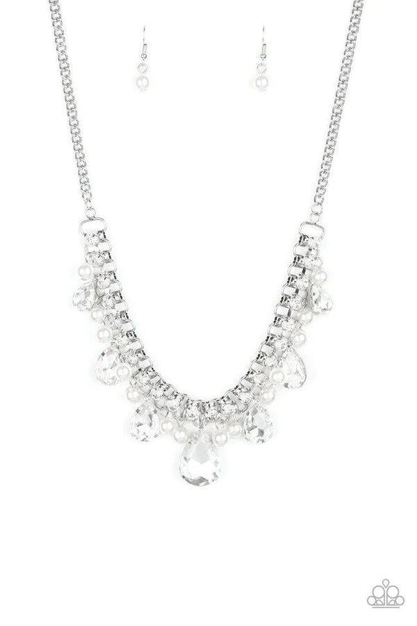 Knockout Queen - Bubbly White Pearl Exaggerated Knockout Teardrop Fringe Necklace N#940