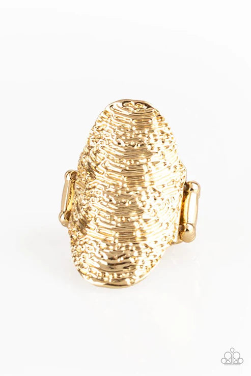 Record-Breaking Ripple - Oversized Gold Round Ripple Textured Ring R#1523