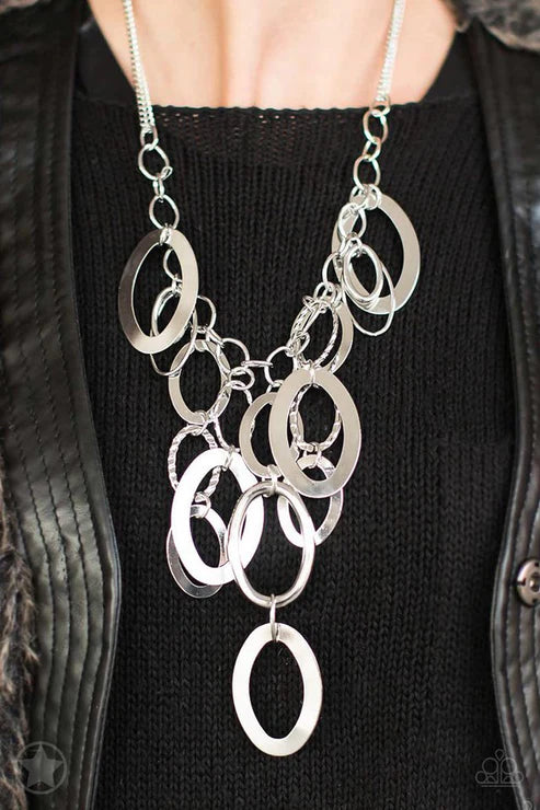 A Silver Spell - Oversized Silver Shimmer Textured Ring Links Necklace N#4530