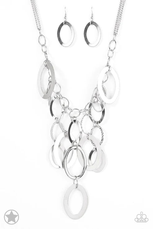 A Silver Spell - Oversized Silver Shimmer Textured Ring Links Necklace N#4530