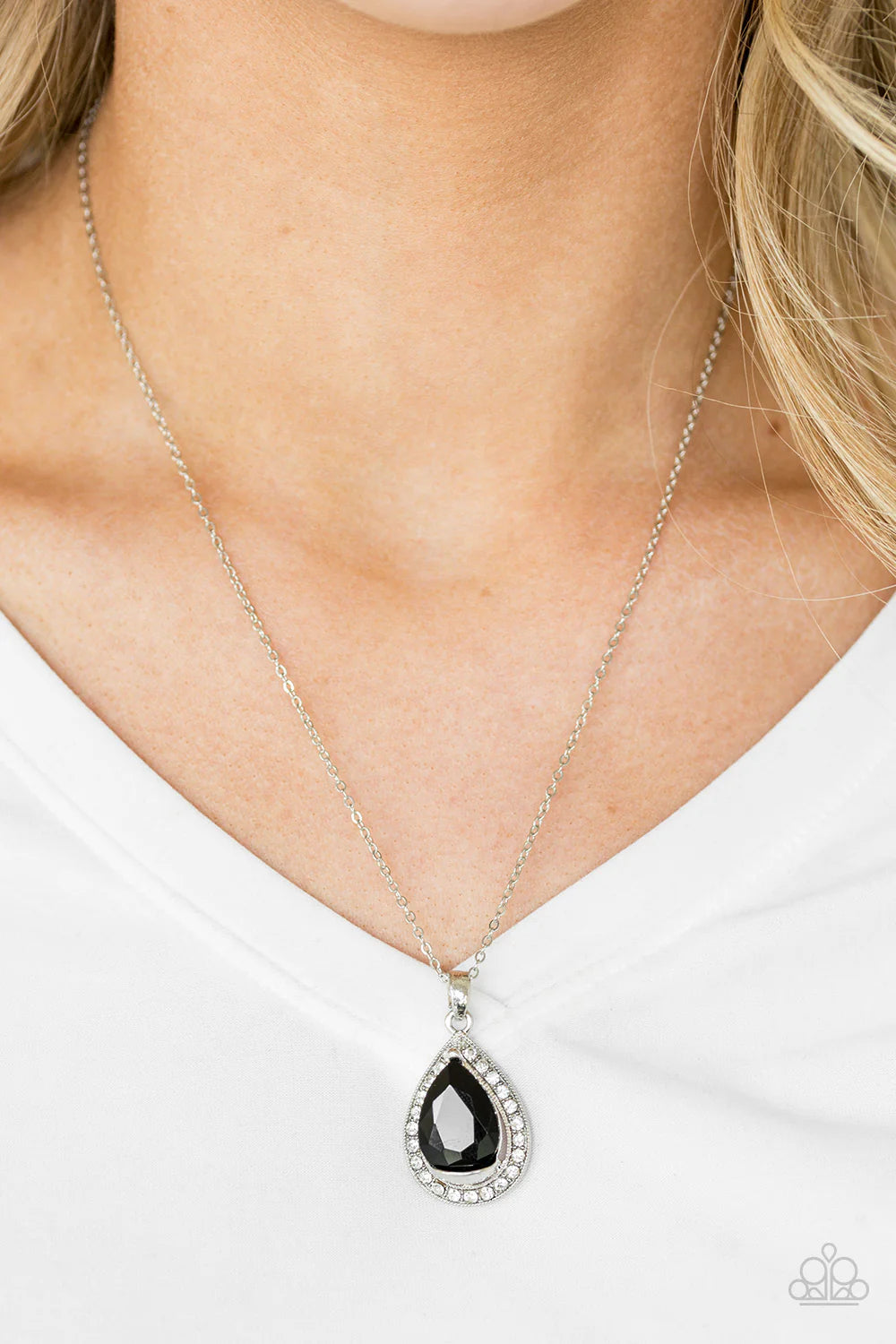 Because Im Queen - Black Regal Teardrop Cut Encrusted Royal Pendant Necklace N#7174