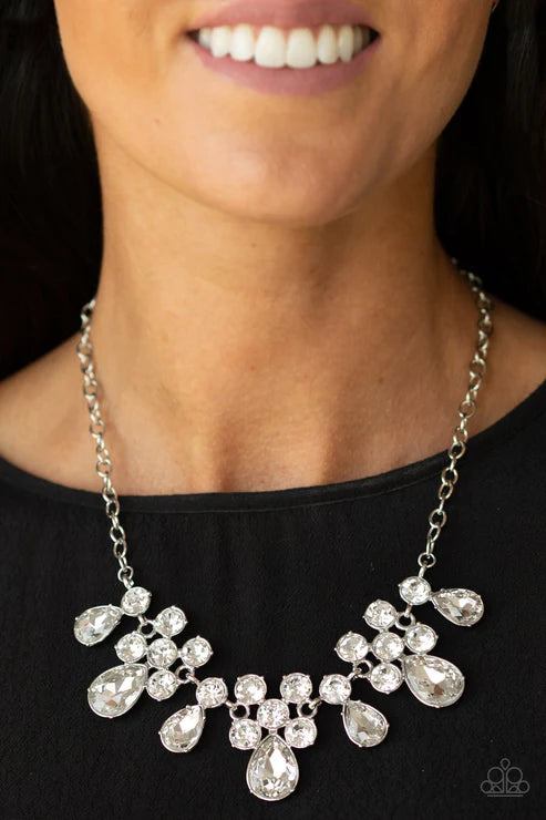 Debutante Drama - White Round/Teardrop Coalesce Fringe Collar Necklace N#2743