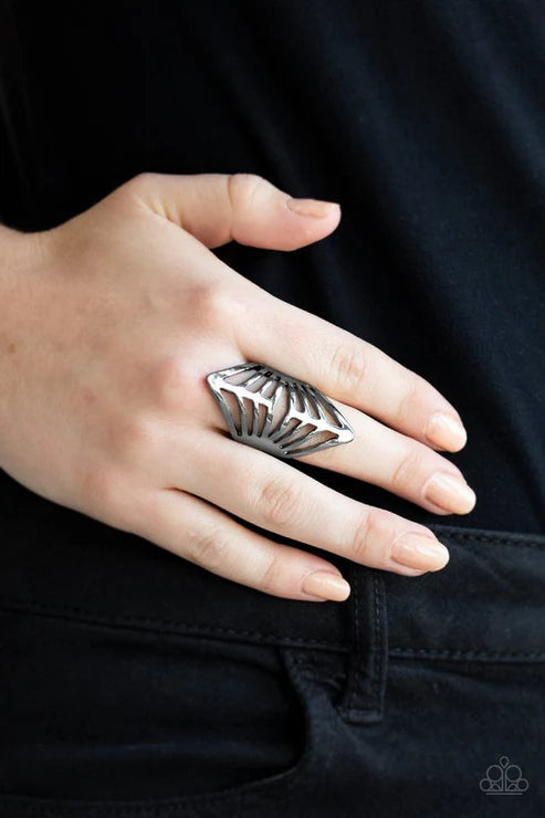 Deco Defender - Oversized Black Bar Arc Ring R#6263
