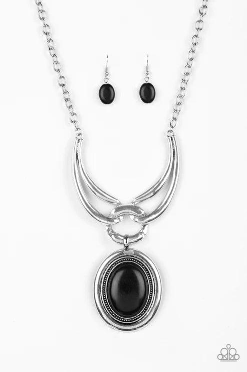 Divide and RULER - Oversized Black Stone Trio Nestled Interlocked Studded Necklace N#5315