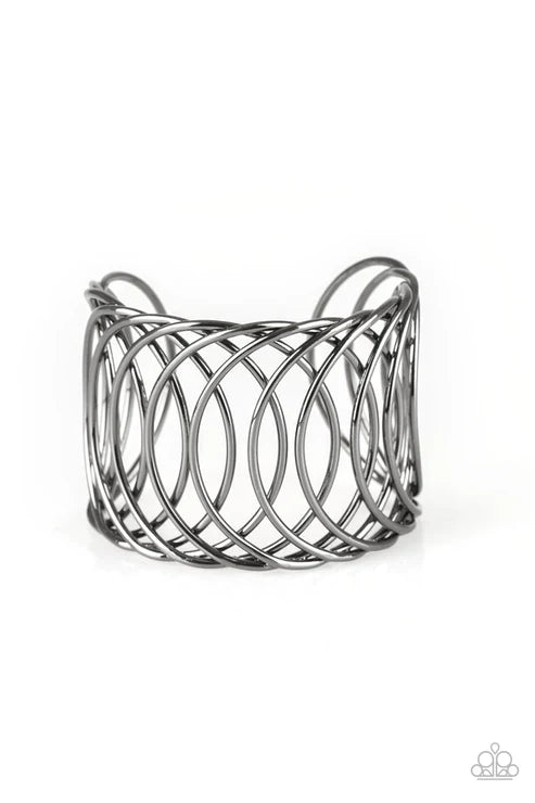 Dizzyingly Diva - Oversized Black Overlap Dizzy Circular Cuff Bracelet B#3820