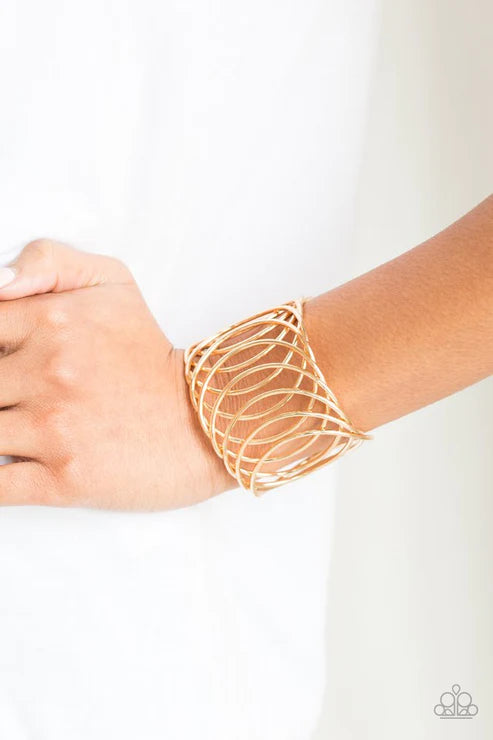 Dizzyingly Diva - Oversized Gold Overlap Dizzy Circular Cuff Bracelet B#3428