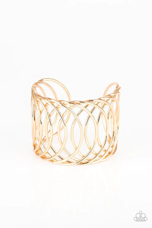Dizzyingly Diva - Oversized Gold Overlap Dizzy Circular Cuff Bracelet B#3428