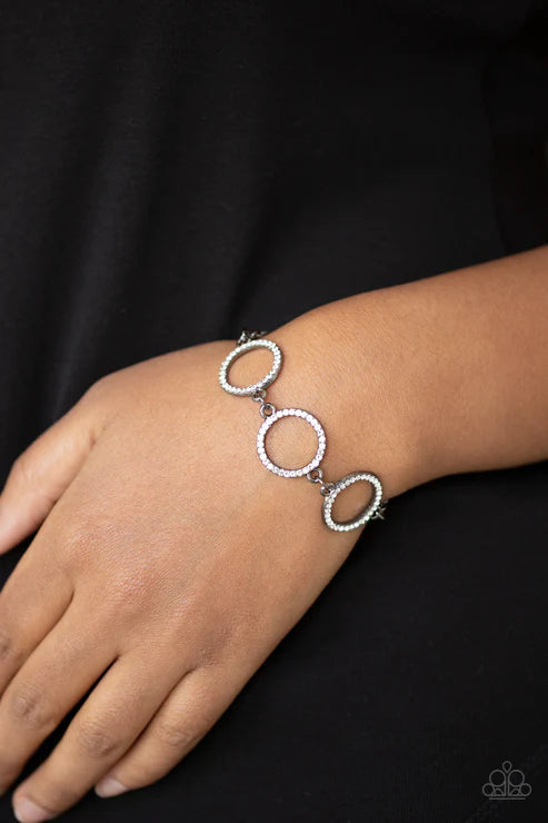 Dress The Part - Black/White Trio Encrusted Ring Link Bracelet B#3400