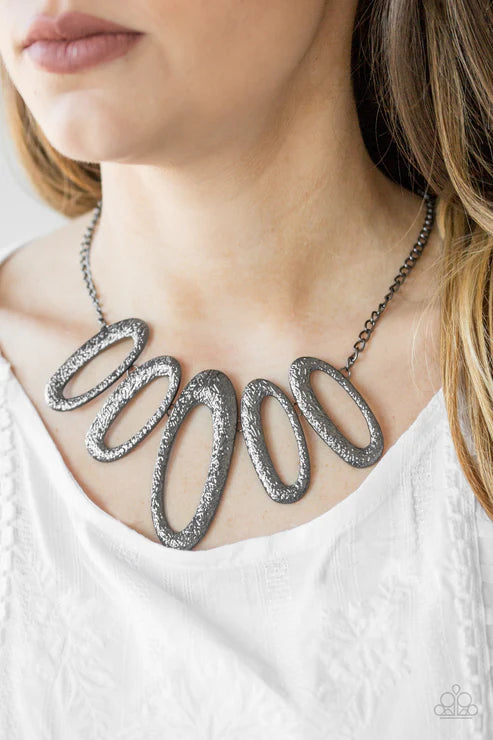 Easy, TIGRESS! - Oversized Black Embossed Radiating Textures Asymmetrical Oval Links Necklace N#6547