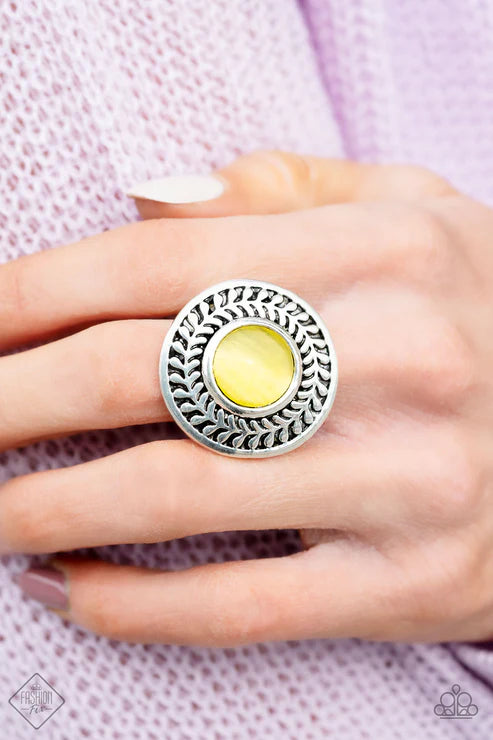 Garden Garland - Oversized Yellow Circular Leafy Garland Cat's Eye Moonstone Ring R#7024