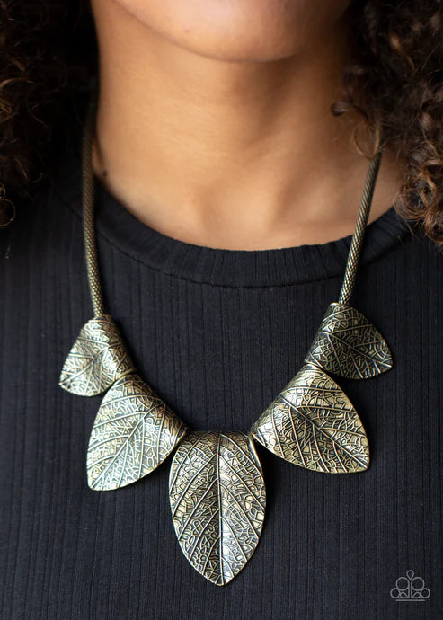 Garden Gatherer - Oversized Dramatic Brass Embossed 3D Leaf Rounded Box Chain Necklace N#2754