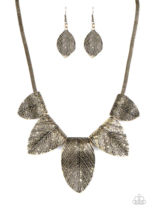 Garden Gatherer - Oversized Dramatic Brass Embossed 3D Leaf Rounded Box Chain Necklace N#2754