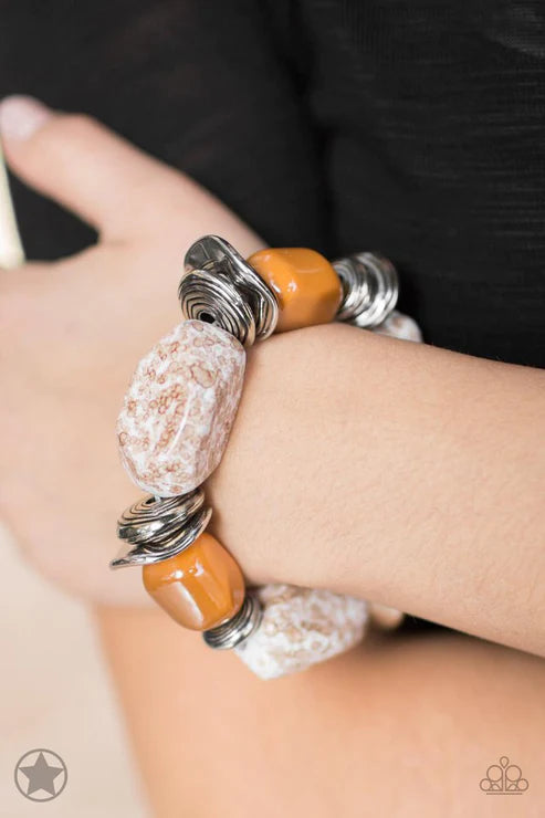 Glaze of Glory - Oversized Chunky Peach (Amber/Peach/Brown) Glazed Finish Pearly Speckled Faux Rocks Bracelet B#6198