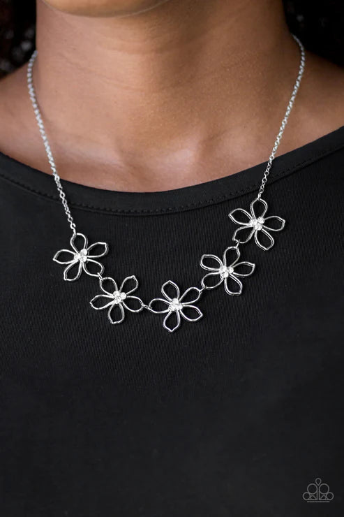 Hoppin Hibiscus - White Dotted 3D Hibiscus Flower Link Necklace N#3924