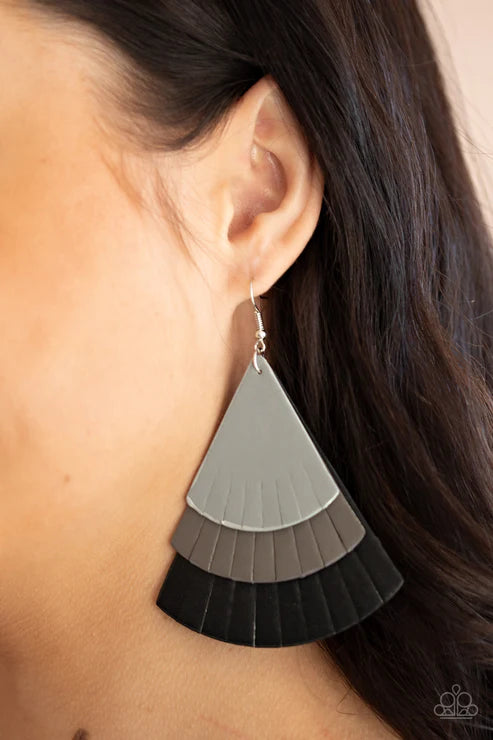 Huge Fanatic - Oversized Black (Ultimate Gray/Gray/Black) Overlap Tapered Triangular Leather Earrings E#4256