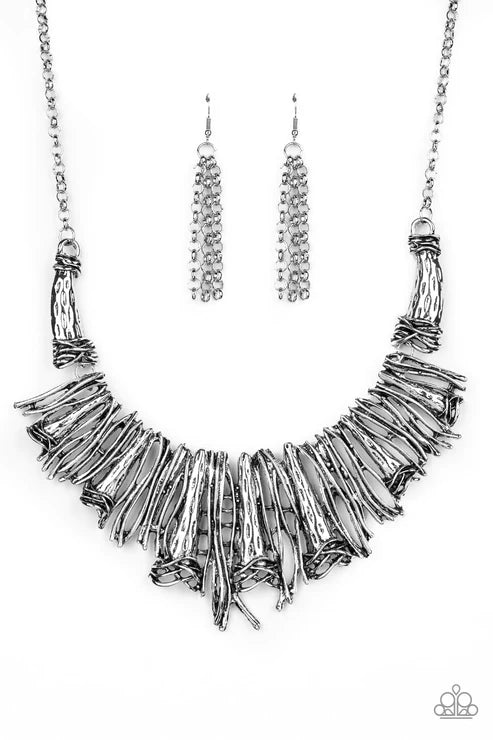 In The MANE-stream - Oversized Silver Abstract Collision Hammered Bar Accent industrial Necklace N#3575