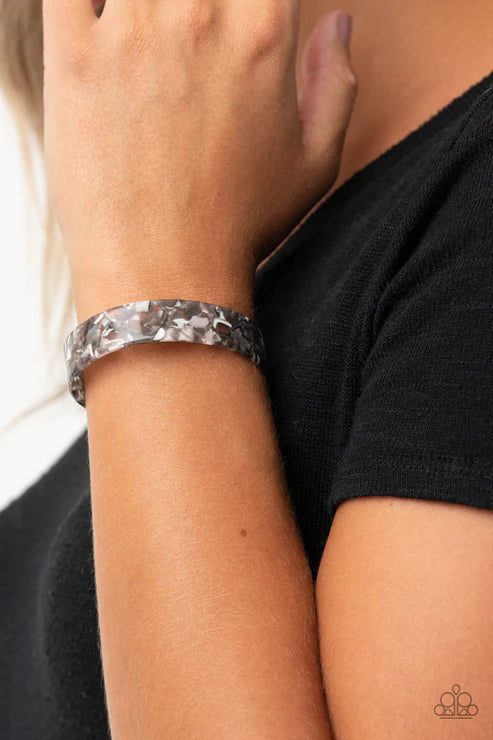 Its Getting HAUTE In Here - Black (Black/White/Silver) Capped Curled Tortoise Shell Cuff Bracelet B#4263