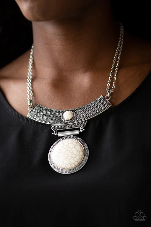 Lasting EMPRESS-ions - Oversized White Antiqued Silver Plate Adorned Rippling Circular Textures Doubled Silver Chains  Dramatic Stone Pendant Bordered Tribal Necklace N#3050