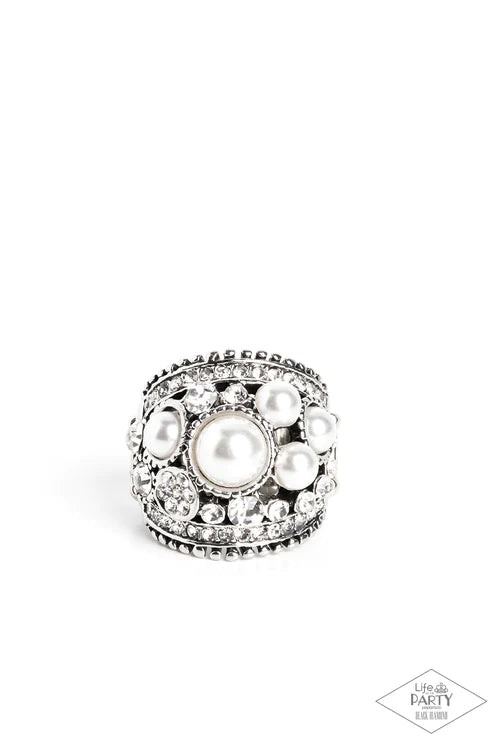 Money On My Mind - Oversized White Iridescent Pearl Haphazardly Chunky Encrusted Ring R#3359