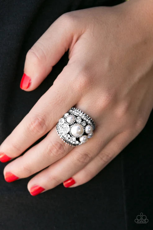Money On My Mind - Oversized White Iridescent Pearl Haphazardly Chunky Encrusted Ring R#3359