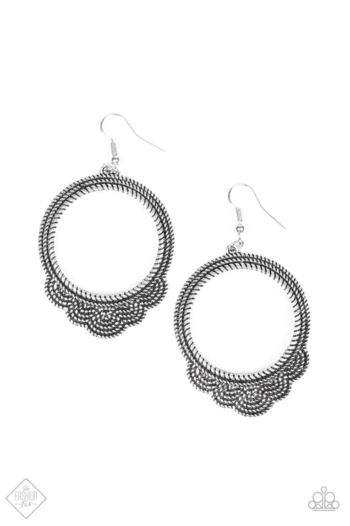 Rover Radiance - Oversized Silver Stamped Metallic Rope Antiqued Spin Rustic Ruche Ruffles Scalloped Fringe Hoop Earrings E#3048