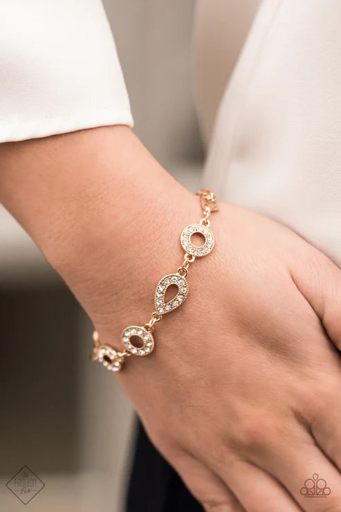 Royally Refined - Gold Teardrop/Round Frames White Encrusted Link Subtle Tone-on-Tone Dimension Vintage Flair Bracelet B#7438