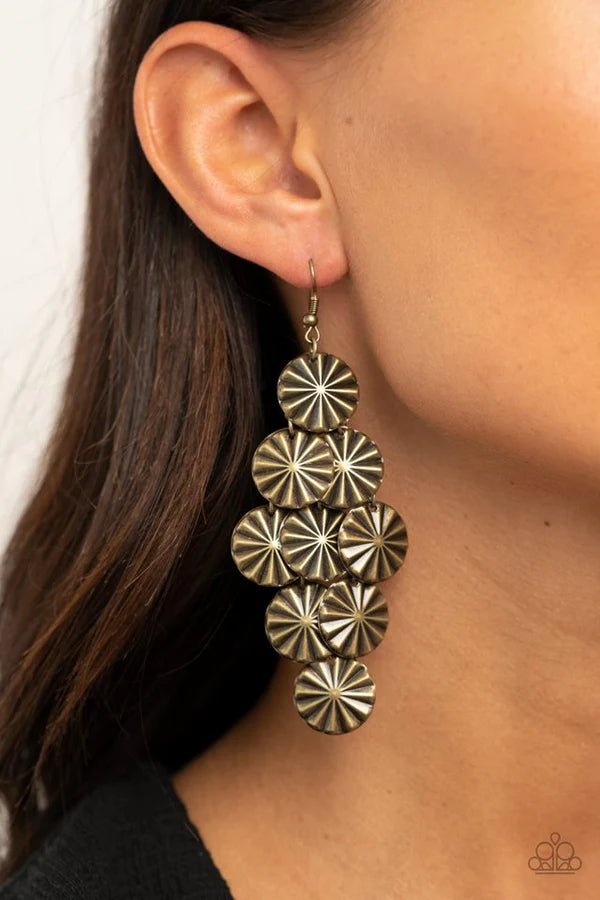Star Spangled Shine - Oversized Brass Netted Star Creased Disc Earrings E#3626