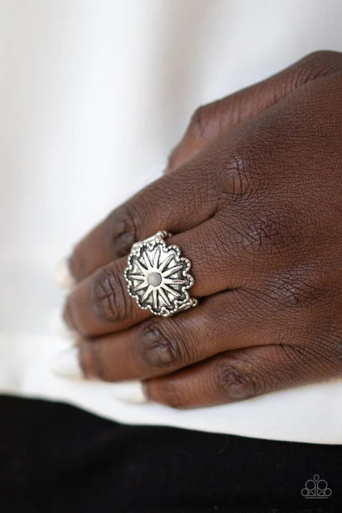 Stone Sensei - Silver/Gray Antiqued Floral Stone Ring R#6170
