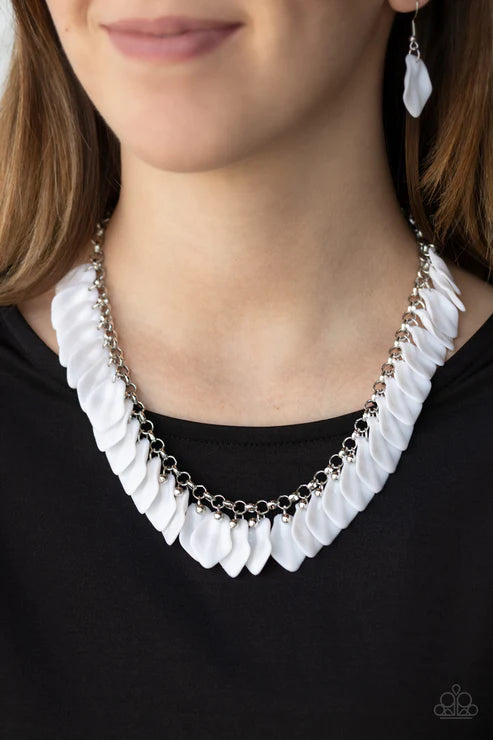 Super Bloom - White Flower Petals Necklace N#3522
