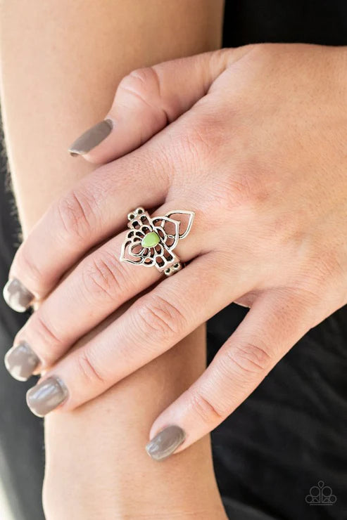 Taj MAHALO - Green Swirl Filigree Teardrop Ring R#6572
