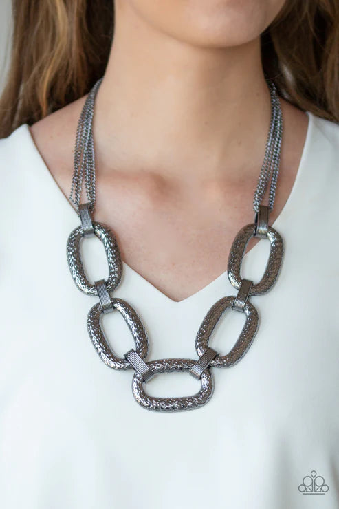 Take Charge - Oversized Black Hammered Blinding Shimmer Chain Links Textured Suspended Necklace N#3942