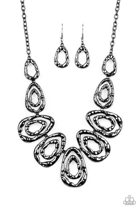Terra Couture - Oversized Black Airy Abstract Asymmetrical Hammered Link Teardrop Industrial Necklace N#2733