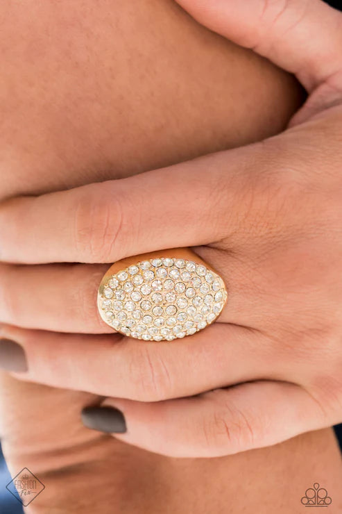Test Your LUXE - Oversized Gold Oval Haphazardly Scattered Encrusted Ring R#5632