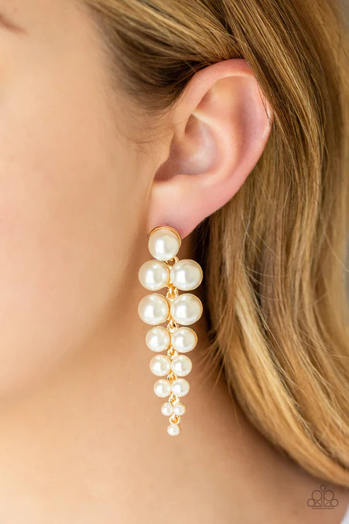 Totally Tribeca - Oversized Gold Pearls Drip Solitaire Pearl Coalescing Dramatic Triangular-Shaped Lure Earrings E#7208
