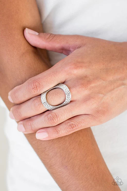 Tour de Contour - Oversized Silver Airy Hammered Textured Circled Ring R#4708