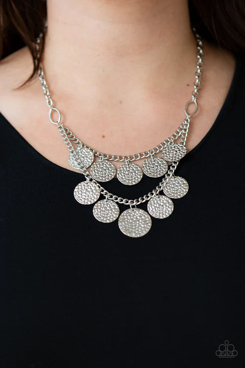Works Every CHIME - Silver Ripple Hammered Textured Shimmer Disc Fringe Necklace N#4559