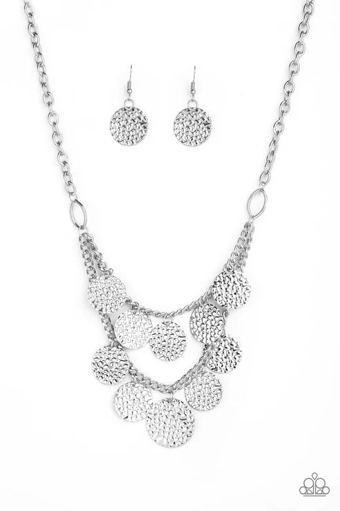 Works Every CHIME - Silver Ripple Hammered Textured Shimmer Disc Fringe Necklace N#4559