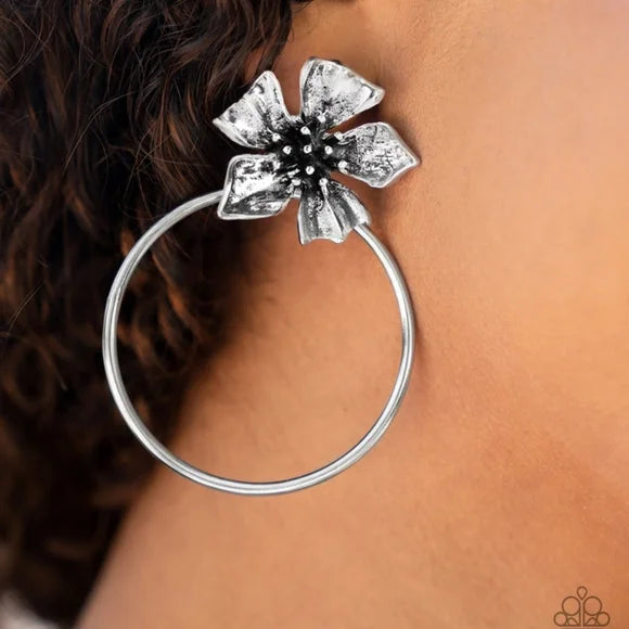 Buttercup Bliss - Oversized Silver Textured 3D Buttercup Bloom Hoop Earrings E#984