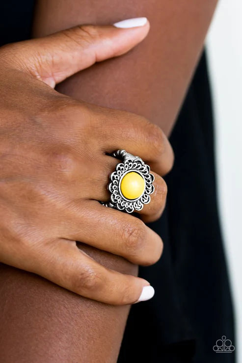 Garden Stroll - Sunny Yellow Swirl Floral Ring R#1963