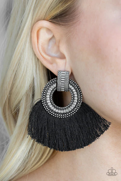 I Am Spartacus - Oversized Black Thread Flares Out Fringe Earrings E#2649