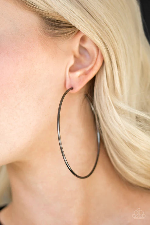 Meet Your Maker! - Oversized Black Skinny Ribbon Curled Dramatic Bold Hoop Earrings E#2083