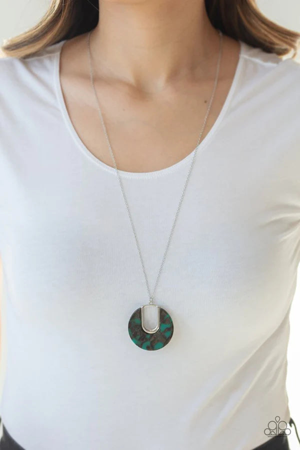 Setting The Fashion - Oversized Green Flecked Shimmer Faux Marble Ombre Retro Pendant Necklace N#188